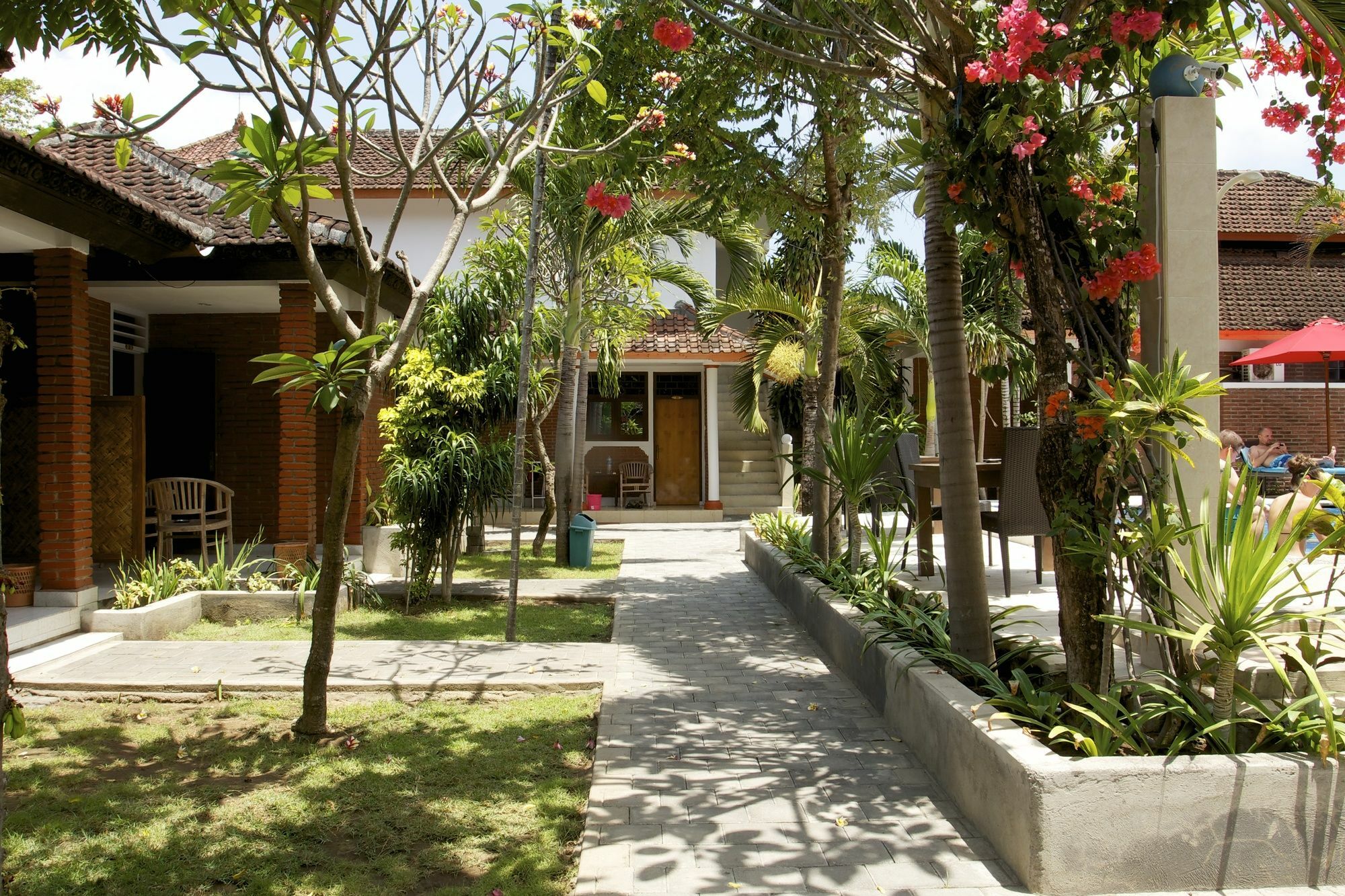 Ayu Lili Garden Hotel Kuta Kuta Lombok Exteriör bild