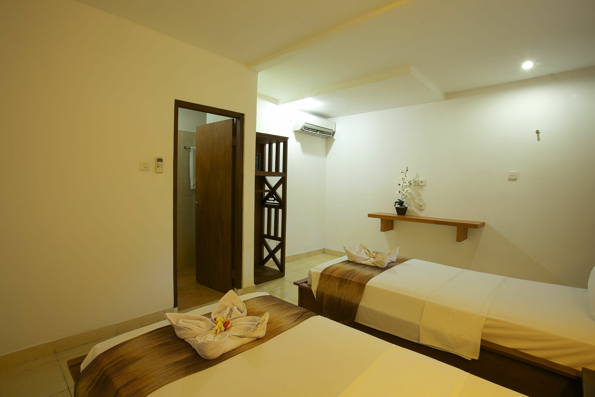 Ayu Lili Garden Hotel Kuta Kuta Lombok Exteriör bild