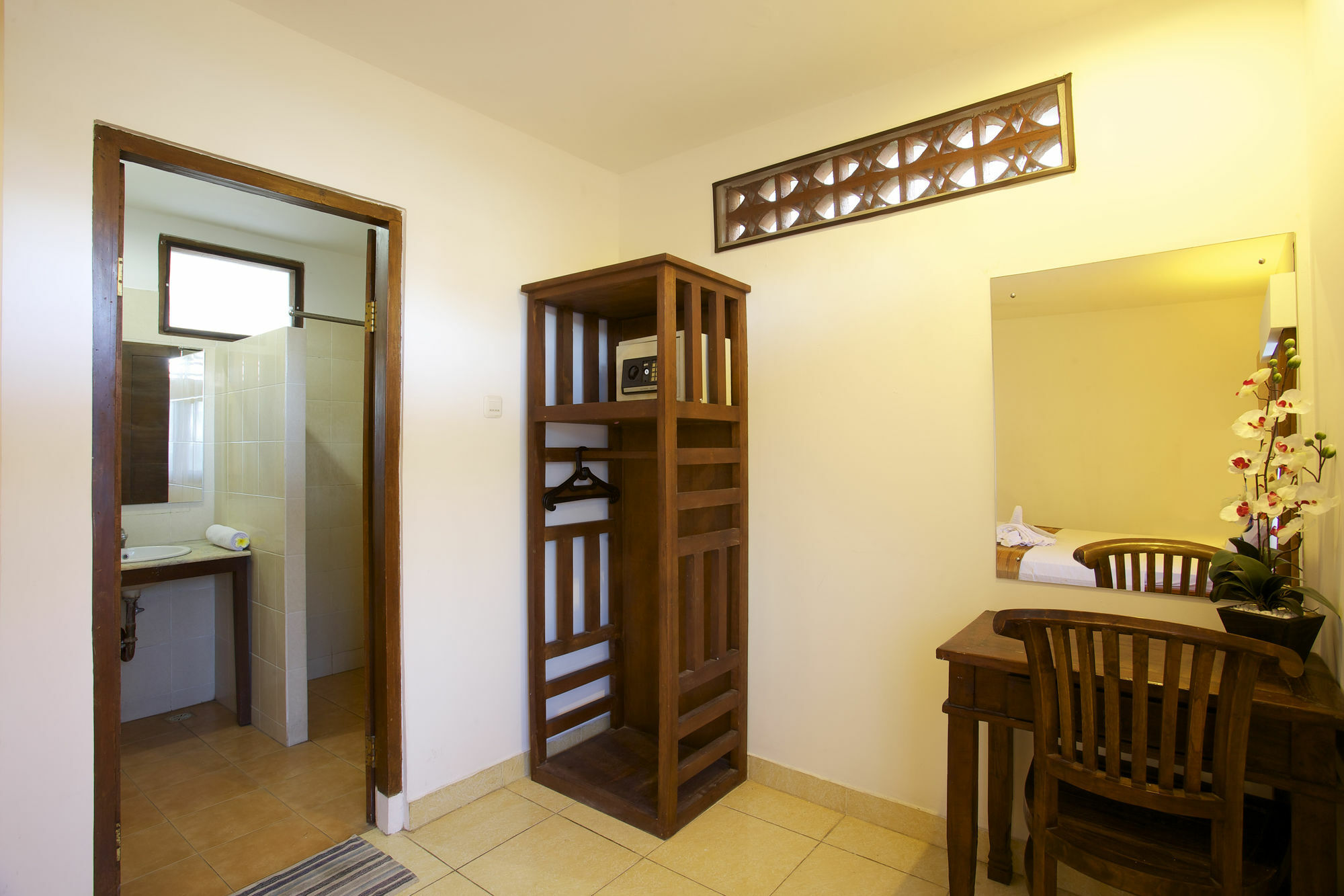 Ayu Lili Garden Hotel Kuta Kuta Lombok Exteriör bild